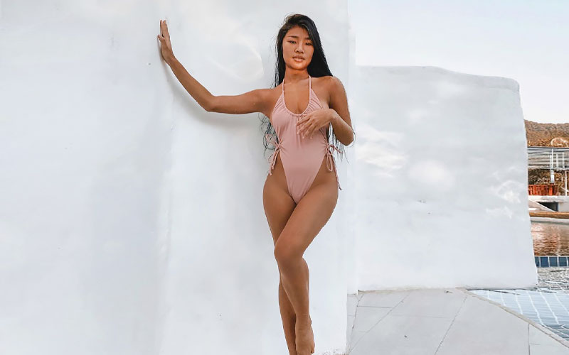 turkmeni bride in bikinis